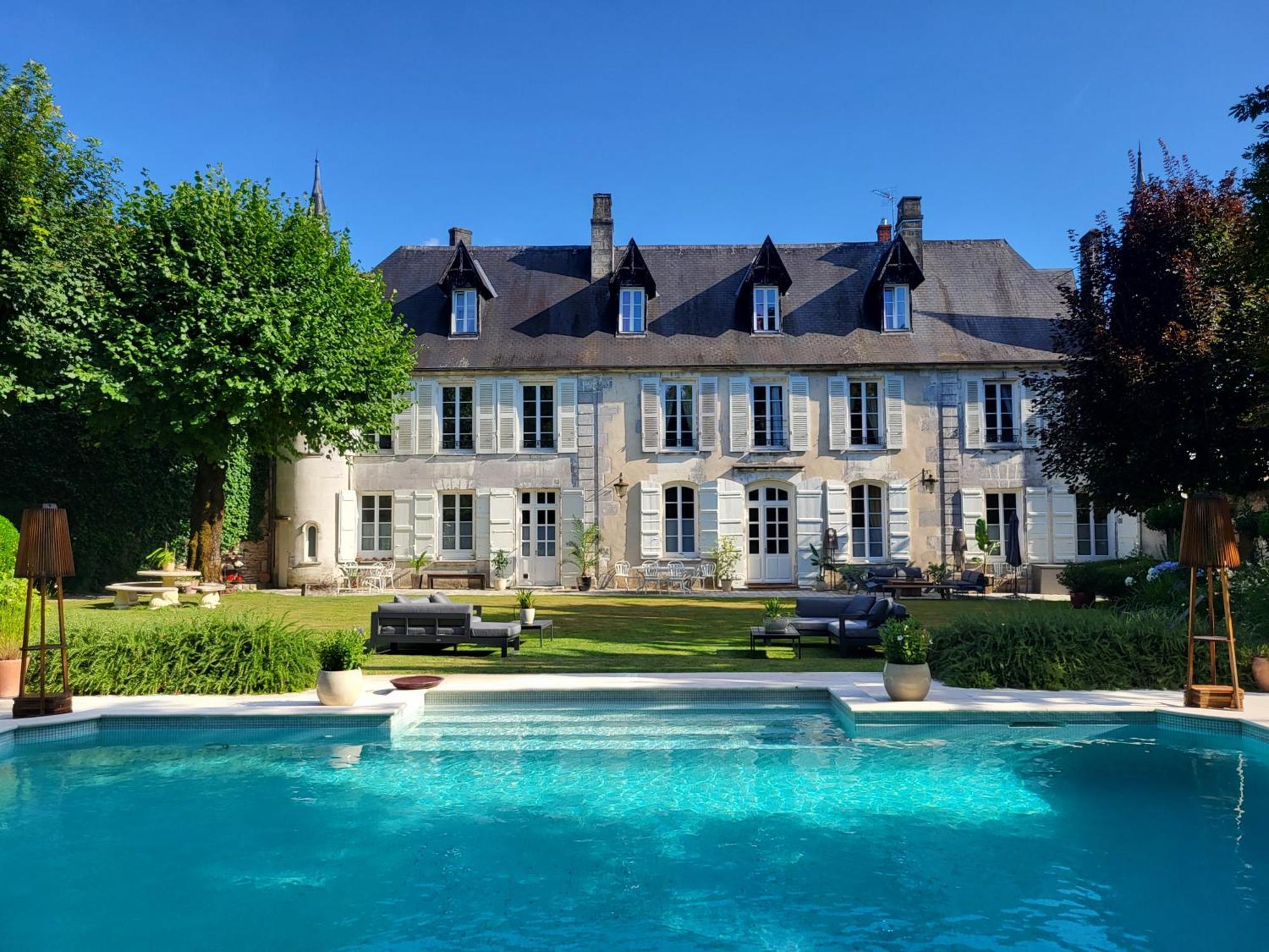 Logis Des Tourelles Bed & Breakfast Cognac Exterior photo